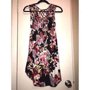 Floral dress pretty knot pattern on back
